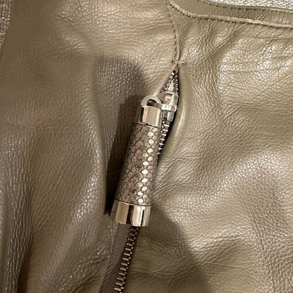 Michael Kors handbag with snake skin accents on hardware - Picture 3 of 6